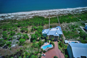 Beachfront with Boat Parking and Shared Pool, Hot Tub, Unobstructed Gulf Views